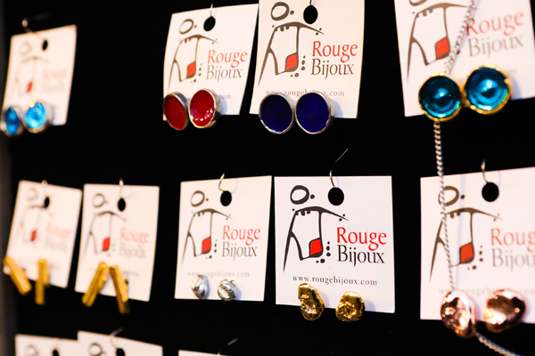Rouge-canape-bijoux-noel-joliette